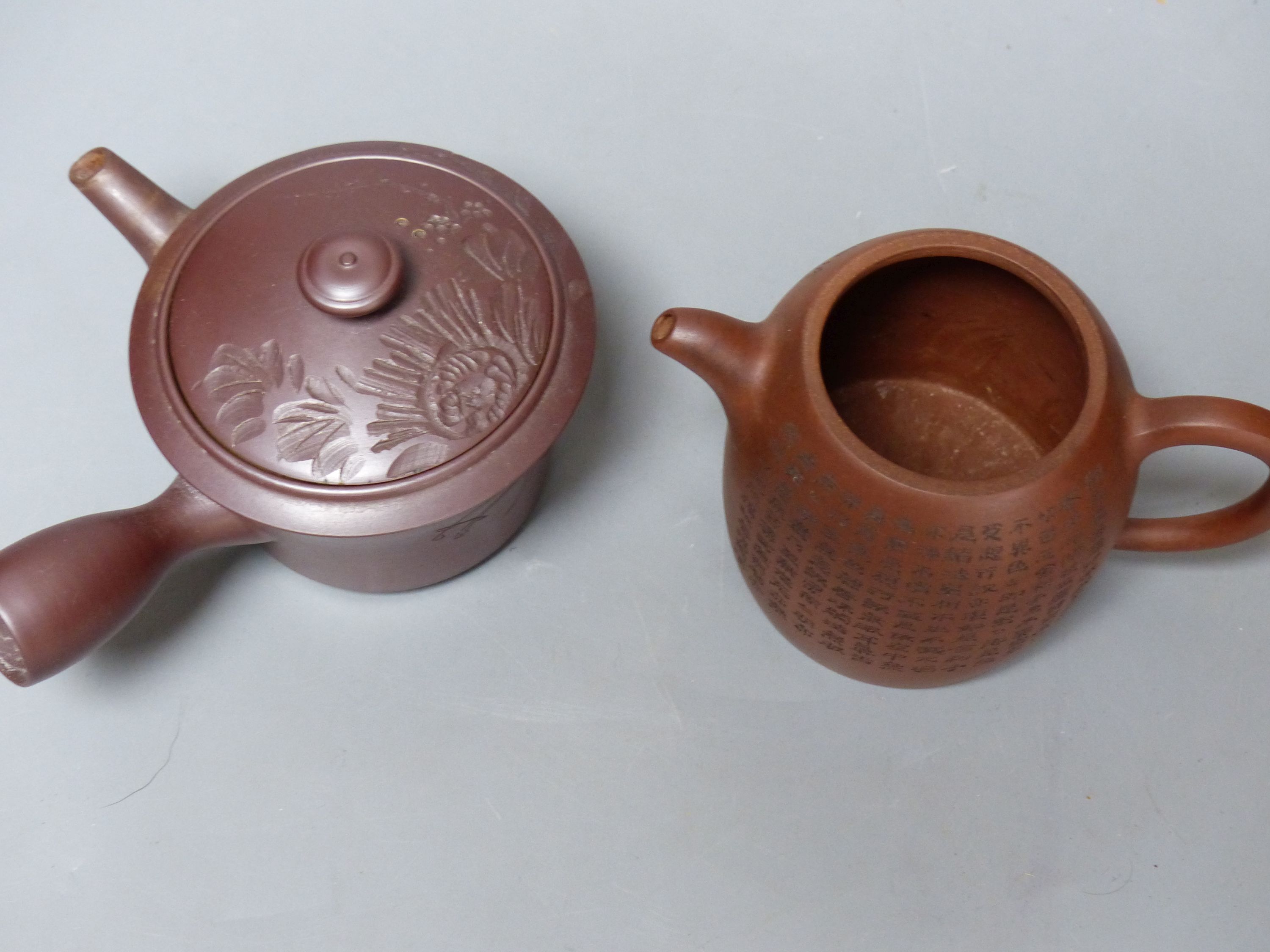 Two Chinese Yixing tea pots, tallest 8cm